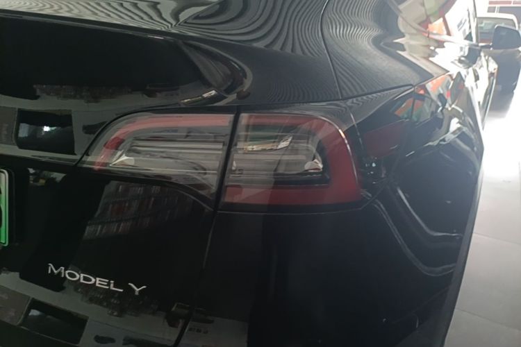 Tesla Model Y 2022 #8 Tesla Model Y 2022 car image #8