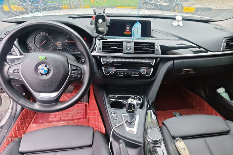 BMW 3 Series 2019 #11 BMW 3 Series 2019 car image #11