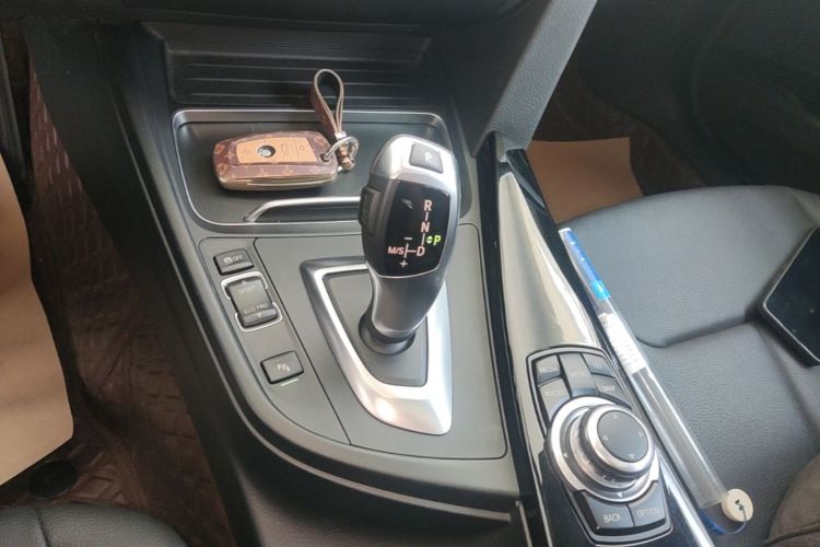 BMW 3 Series 2016 immagine di auto #18