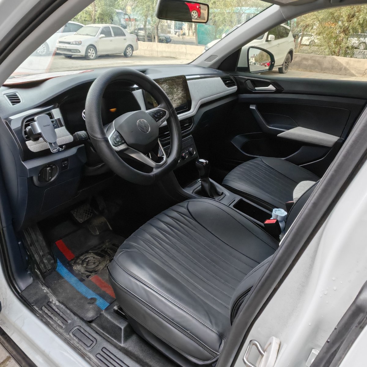 Volkswagen Tharu 2024 immagine di auto #4