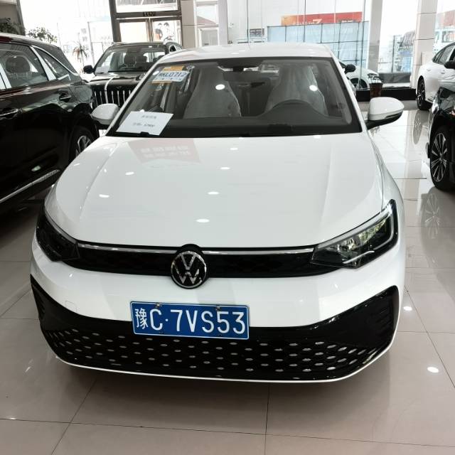 Volkswagen Lavida 2026 car image #2