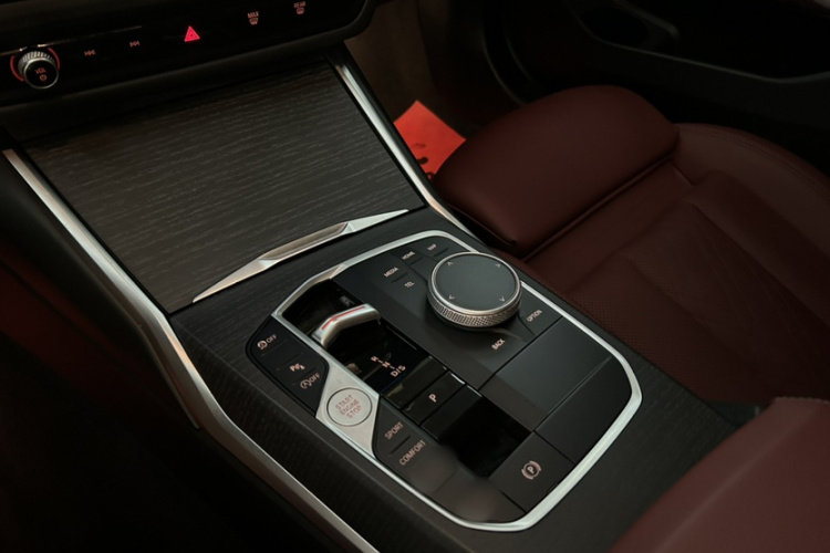 BMW 3 Series 2024 #15 BMW 3 Series 2024 car image #15