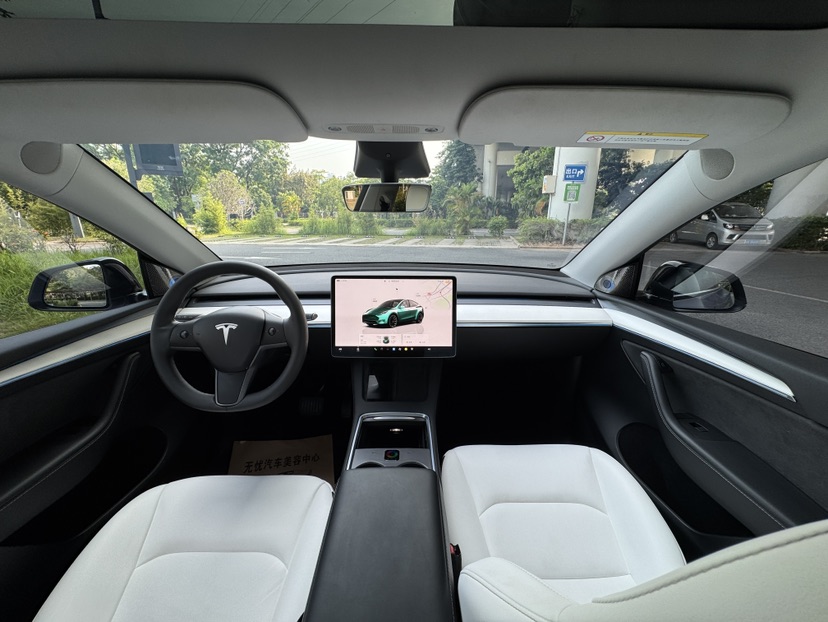 Tesla Model Y 2023 #5 Tesla Model Y 2023 car image #5