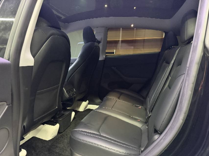 Tesla Model Y 2023 #8 Tesla Model Y 2023 car image #8