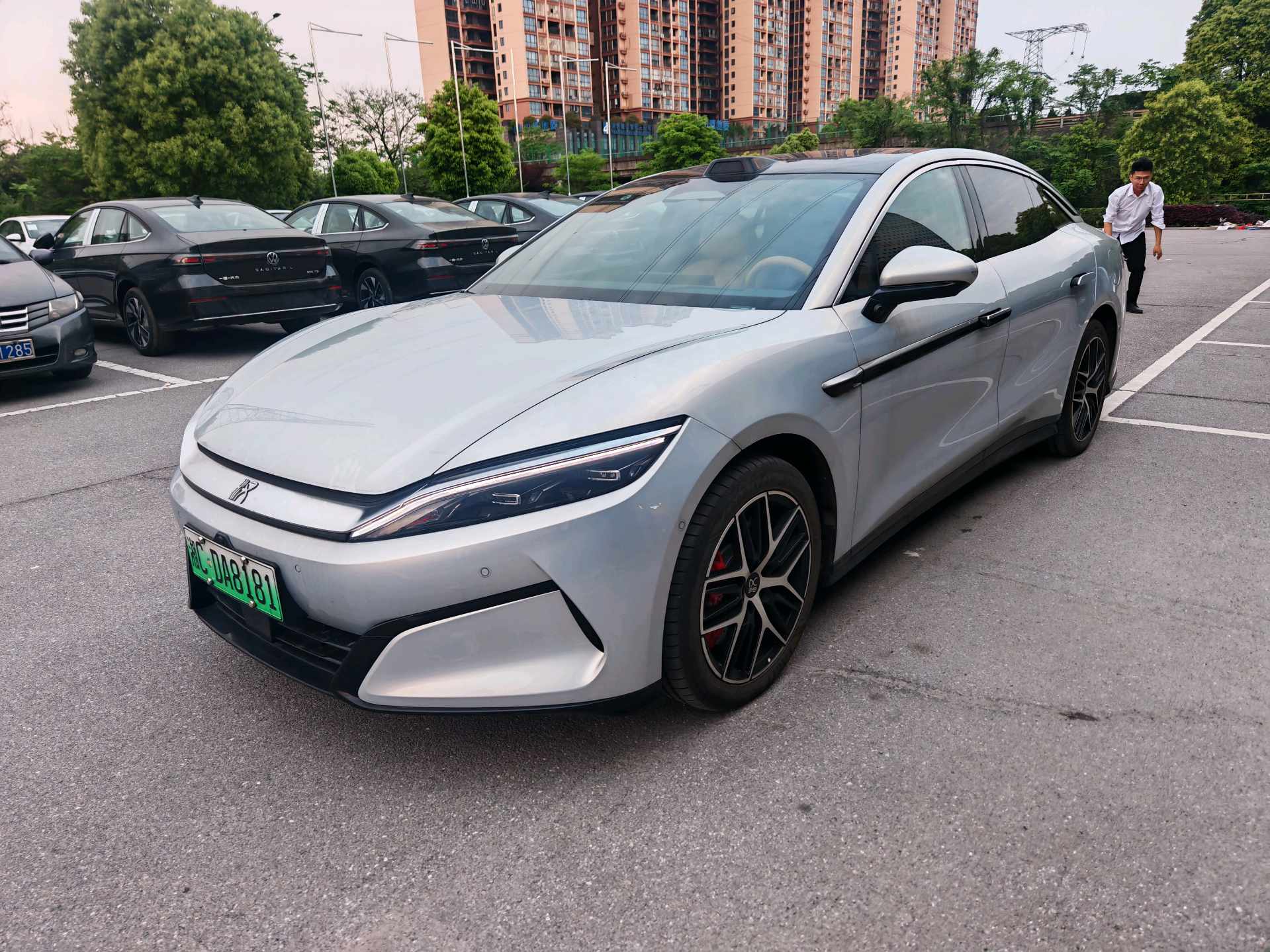 BYD HanL 2025 car image 