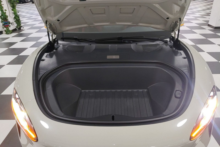 MI SU7 2025 immagine di auto #20