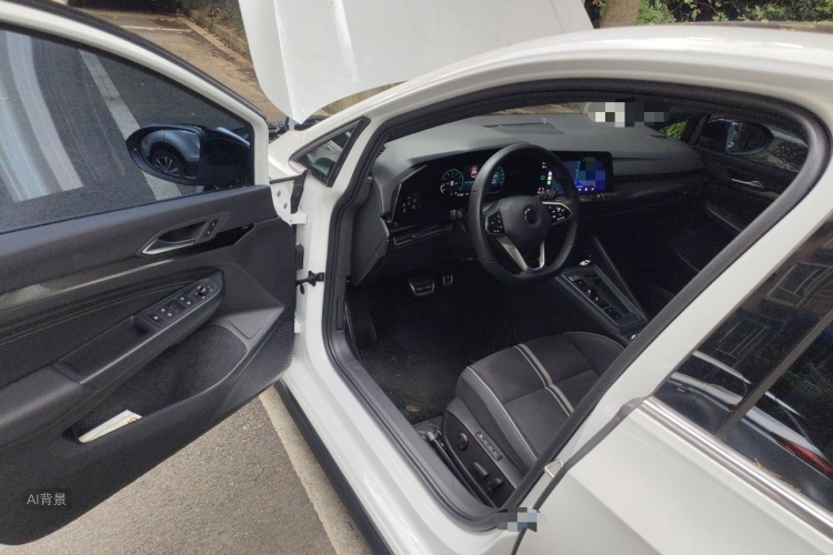Volkswagen Golf 2023 car image #18