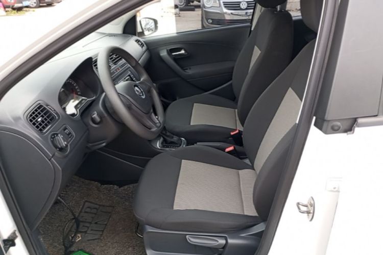 Volkswagen Polo 2019 car image #15