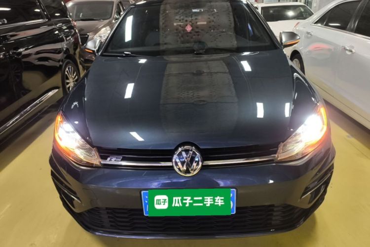 Volkswagen Golf 2020 car image #3