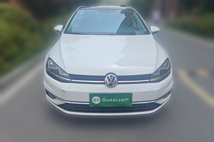 Volkswagen Golf 2018 car image #3