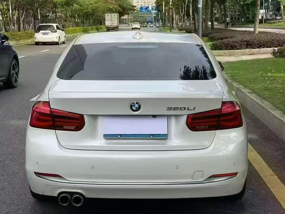 BMW 3 Series 2018 #3 BMW 3 Series 2018 car image #3