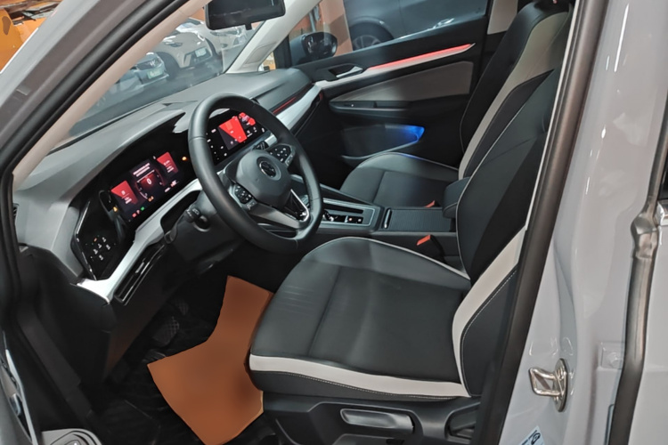 Volkswagen Golf 2024 #15 Volkswagen Golf 2024 car image #15