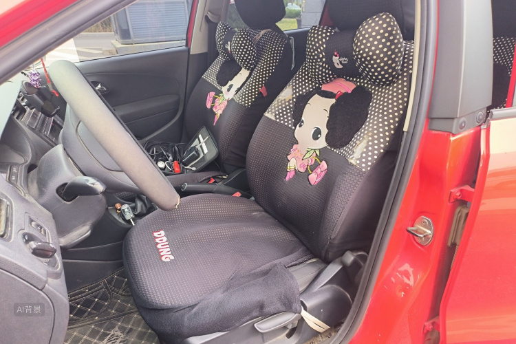 Volkswagen Polo 2015 car image #17