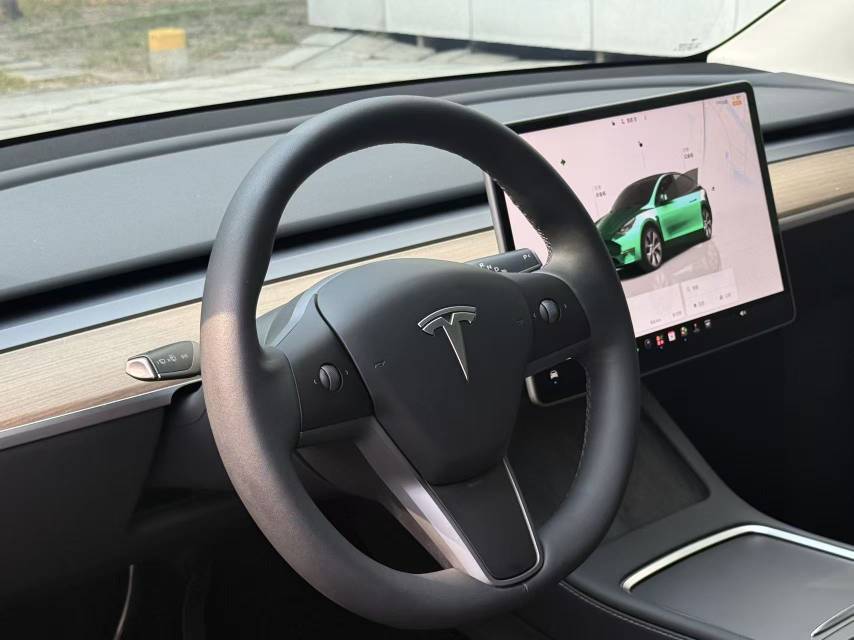 Tesla Model Y 2022 #6 Tesla Model Y 2022 car image #6