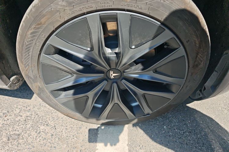 Tesla Model Y 2023 #9 Tesla Model Y 2023 car image #9