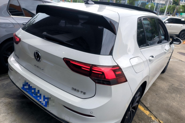 Volkswagen Golf 2022 car image #7