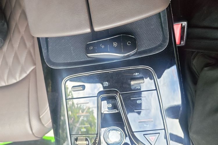 BYD Han 2022 car image #9