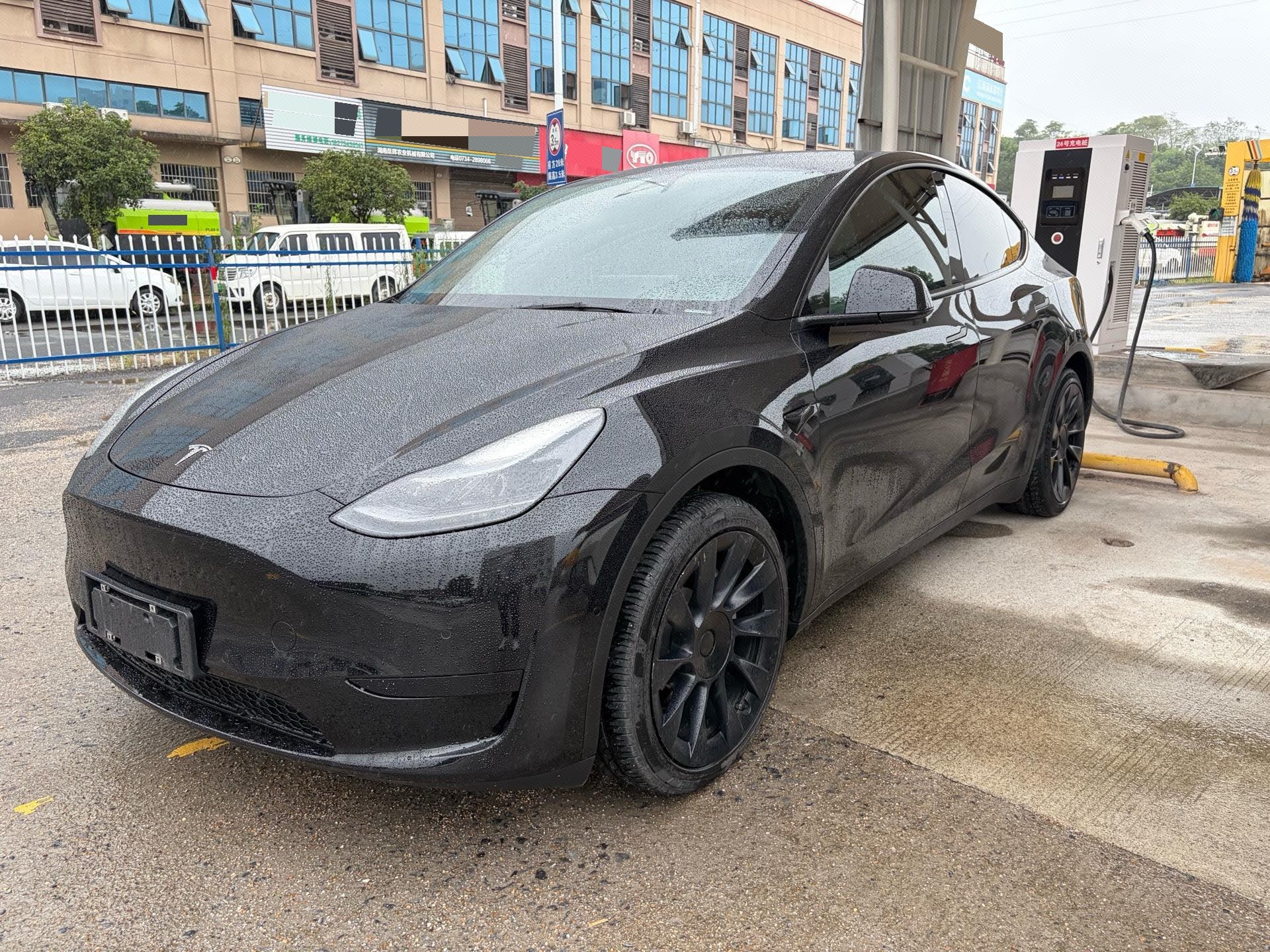 Tesla Model Y 2022 Tesla Model Y 2022 car image
