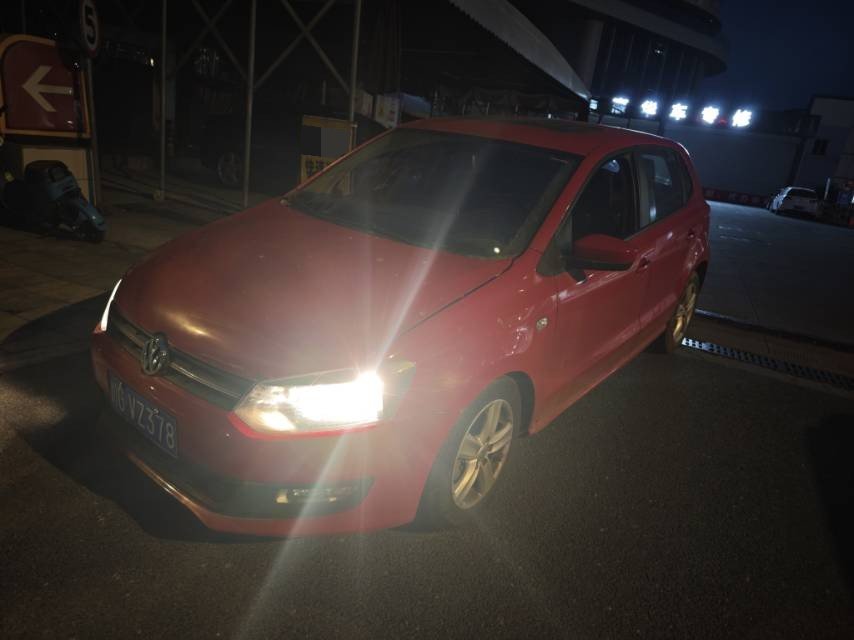 Volkswagen Polo 2011 car image 