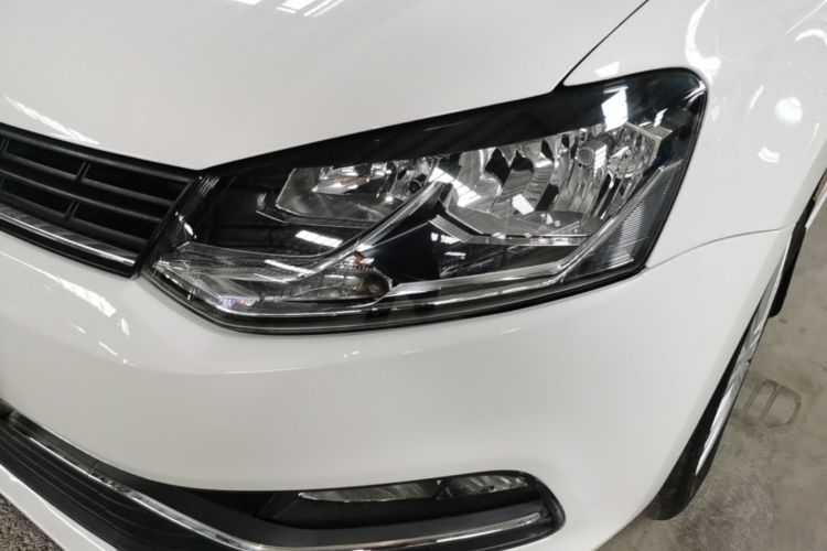 Volkswagen Polo 2017 car image #23