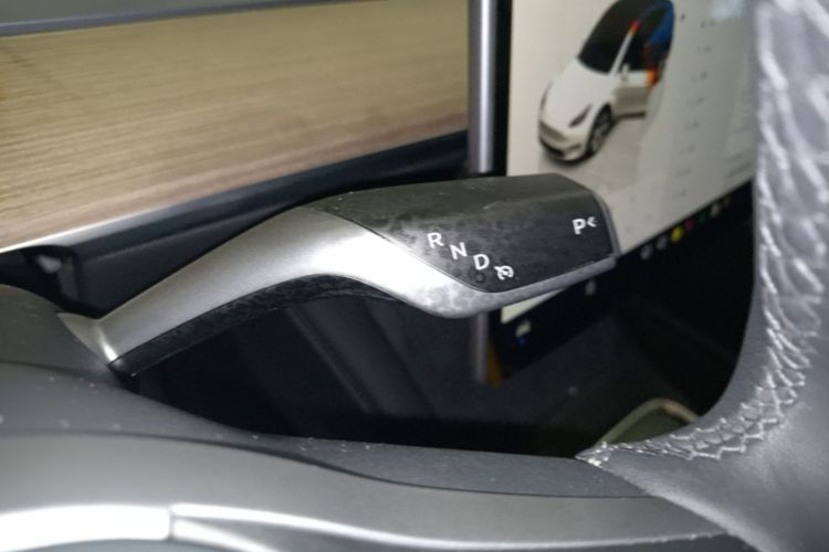 Tesla Model Y 2023 #14 Tesla Model Y 2023 car image #14