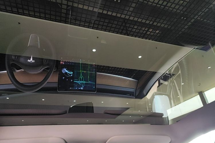 Tesla Model Y 2021 car image #18