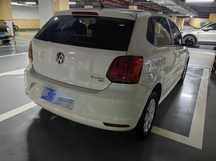 Volkswagen Polo 2018 car image #2