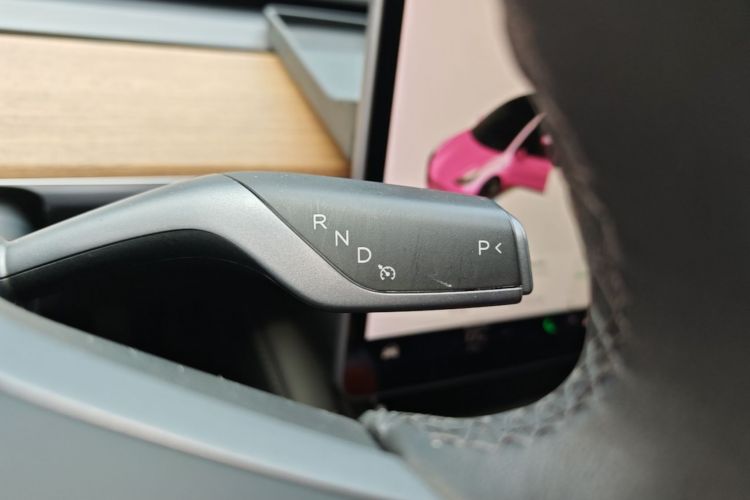 Tesla Model 3 2021 car image #16