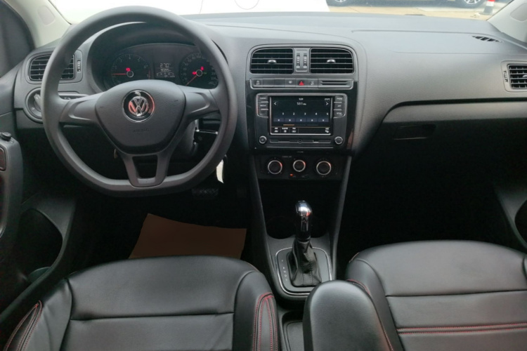 Volkswagen Polo 2019 car image #10