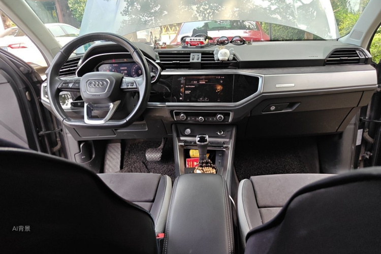 Audi Q3 2019 #11 Audi Q3 2019 car image #11