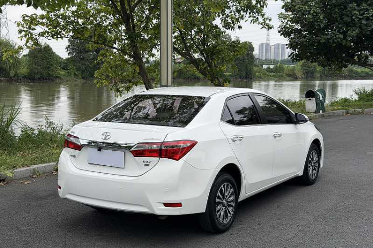 Toyota Corolla 2018 #8 Toyota Corolla 2018 car image #8