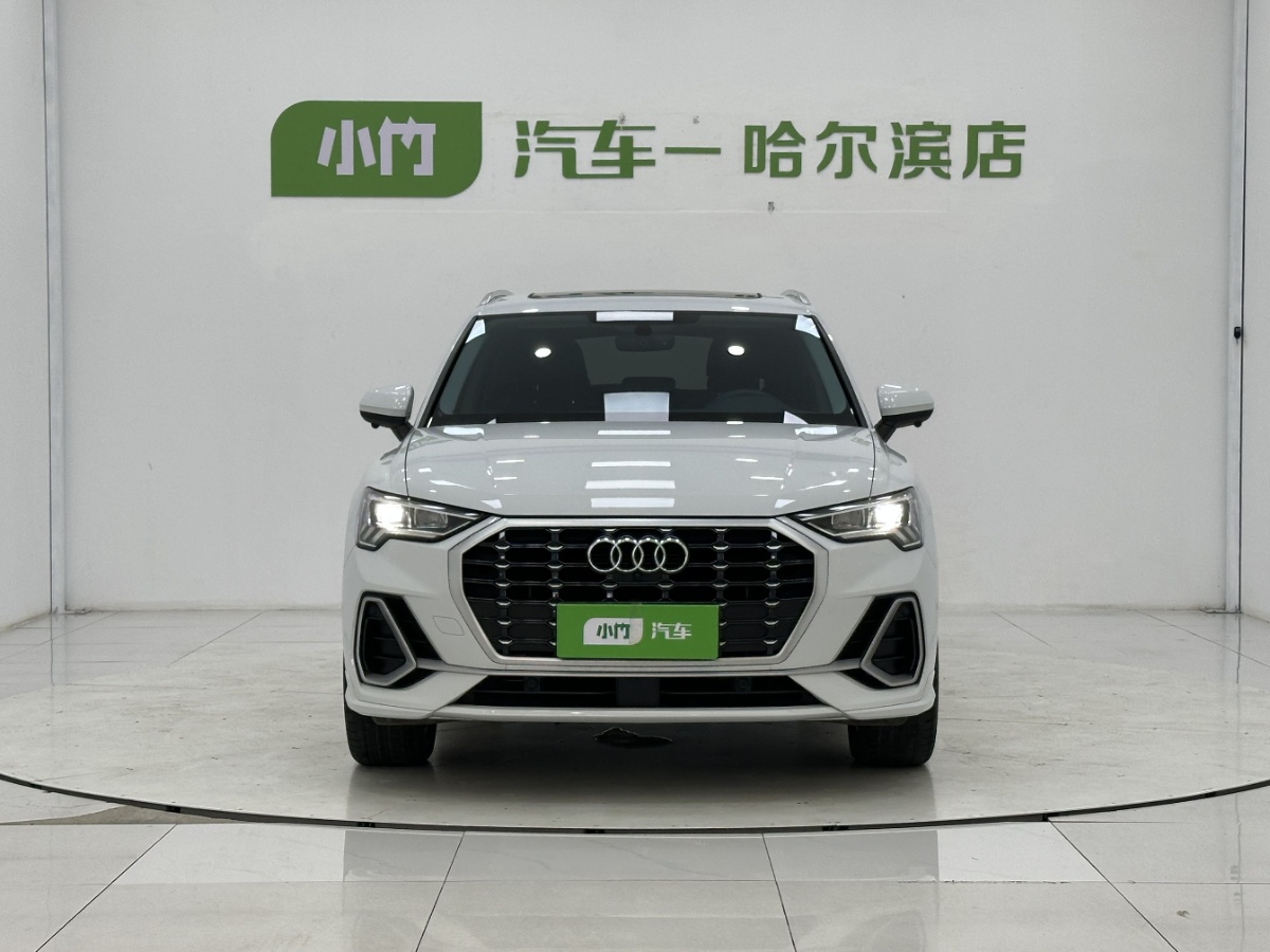 Audi Q3 2022 car image #2