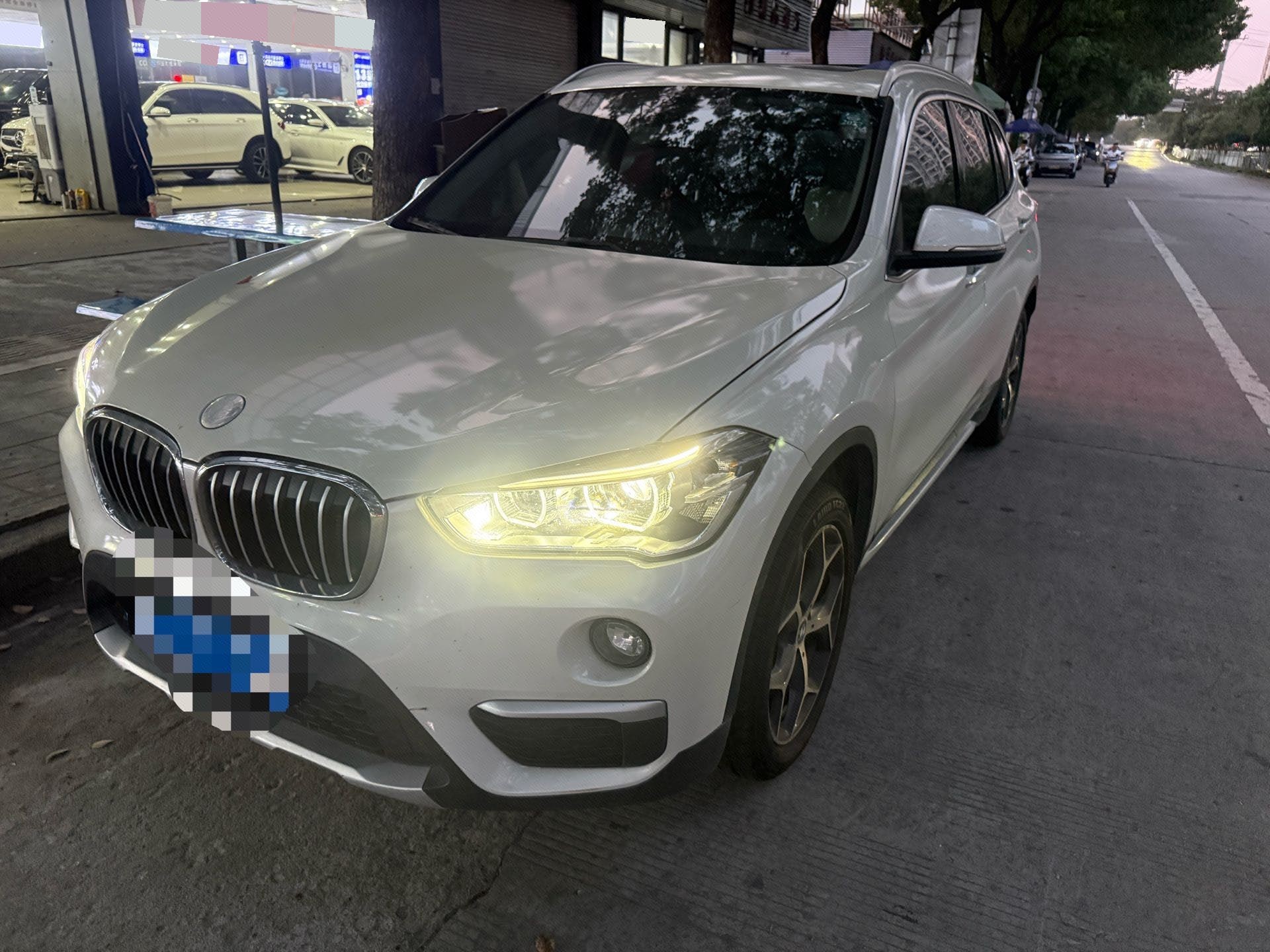 2019 immagine di auto 