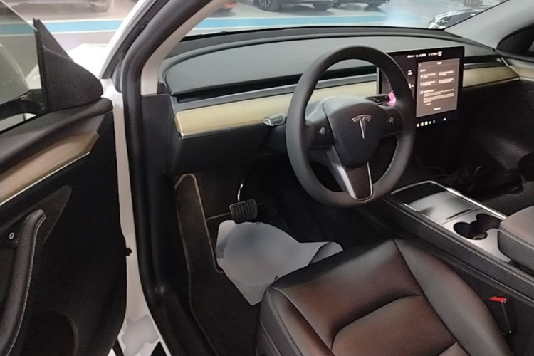 Tesla Model Y 2022 #16 Tesla Model Y 2022 car image #16