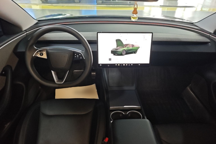 Tesla Model 3 2024 car image #10