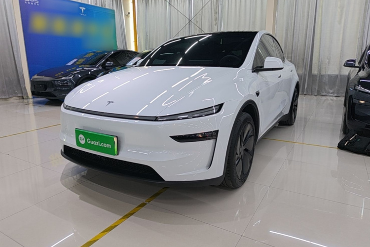 Tesla Model Y 2026 #2 Tesla Model Y 2026 car image #2