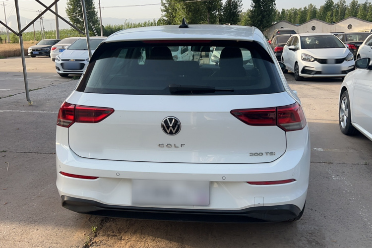 Volkswagen Golf 2023 car image #6