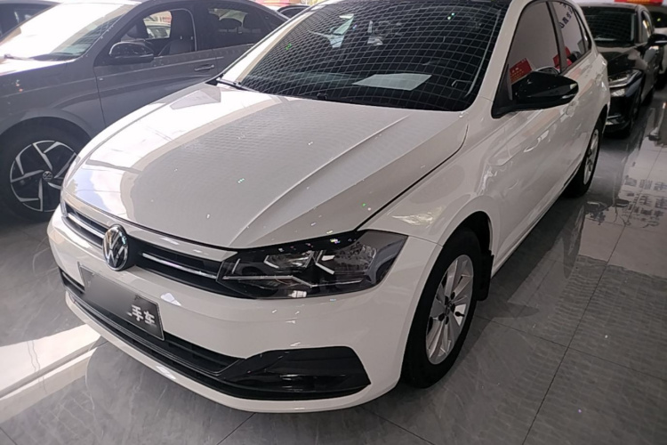 Volkswagen Polo 2021 car image #2