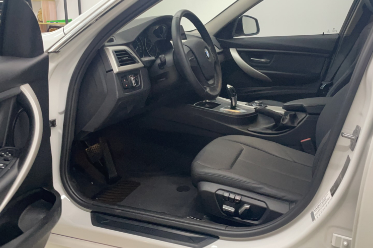 BMW 3 Series 2016 #11 BMW 3 Series 2016 car image #11