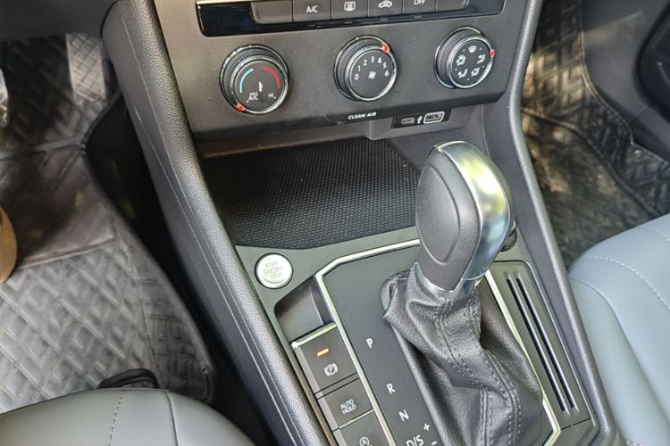 Volkswagen Lavida 2023 car image #14