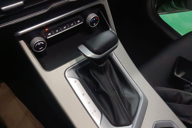 GEELY Coolray 2024 #14 GEELY Coolray 2024 car image #14