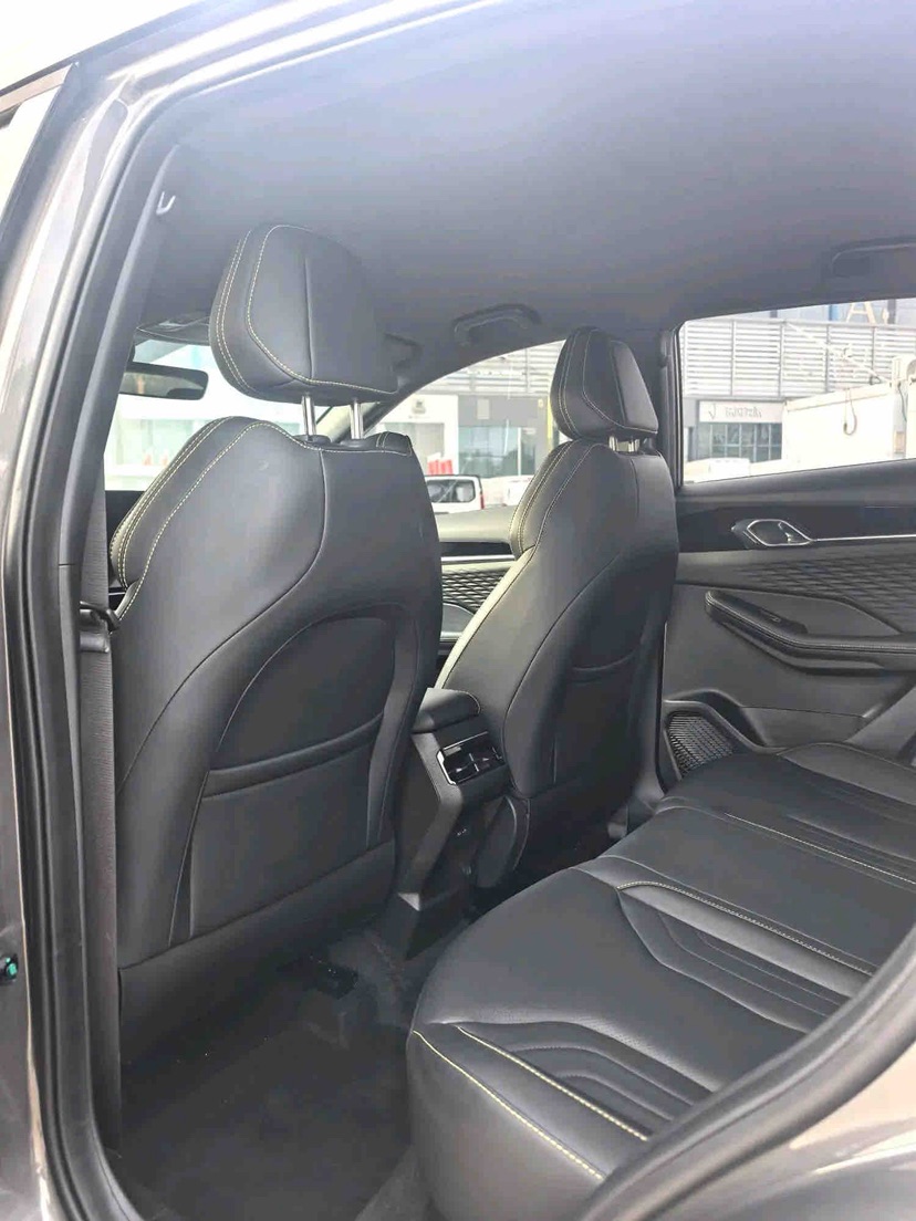 GEELY Coolray 2025 #5 GEELY Coolray 2025 car image #5
