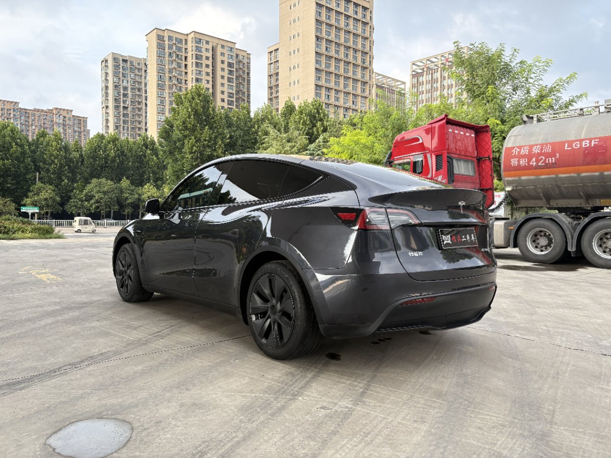Tesla Model Y 2024 car image #7