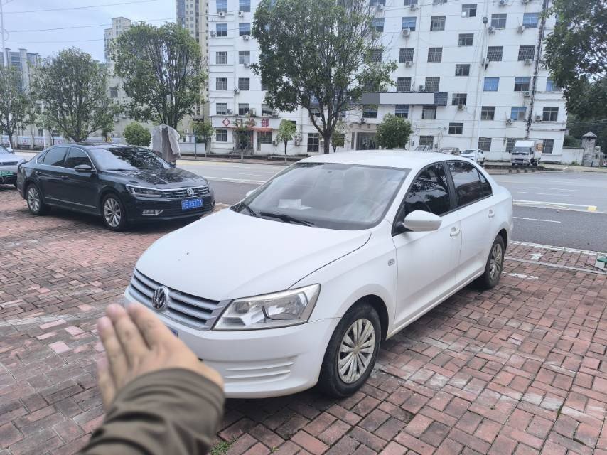Volkswagen Santana 2014 car image 