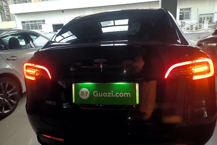 Tesla Model Y 2021 #6 Tesla Model Y 2021 car image #6