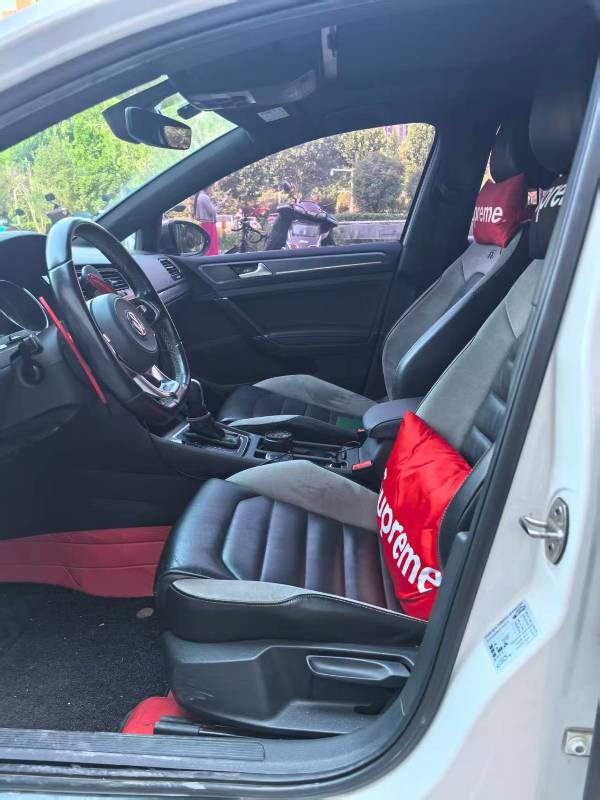 Volkswagen Golf 2017 car image #4