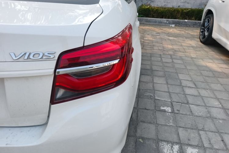 Toyota Vios 2021 صورة سيارة #8