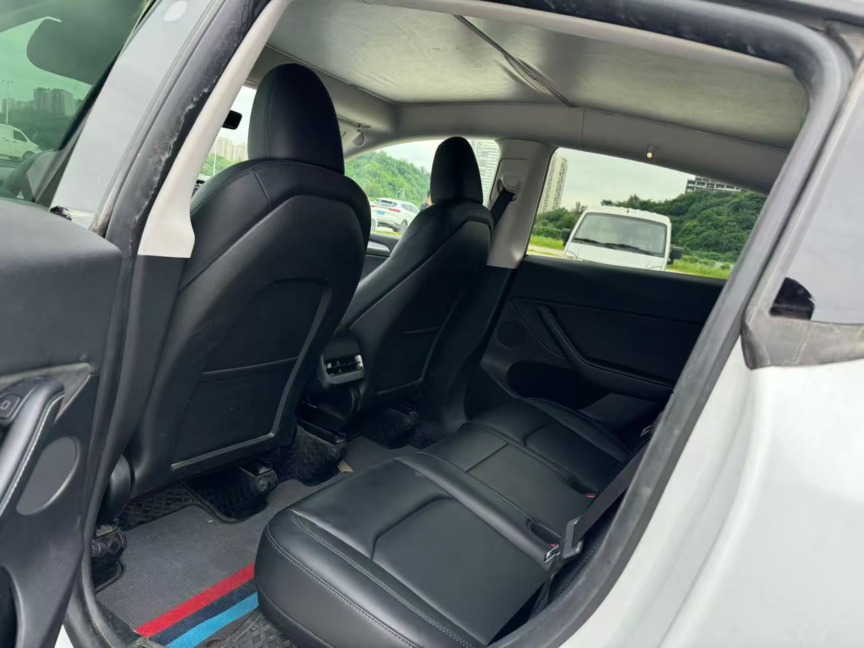Tesla Model Y 2024 #4 Tesla Model Y 2024 immagine di auto #4