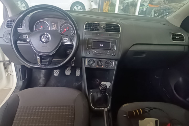 Volkswagen Polo 2016 #10 Volkswagen Polo 2016 car image #10