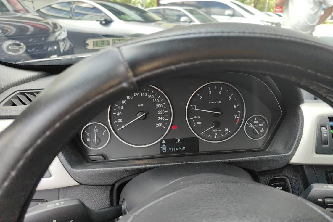 BMW 3 Series 2015 car image #26